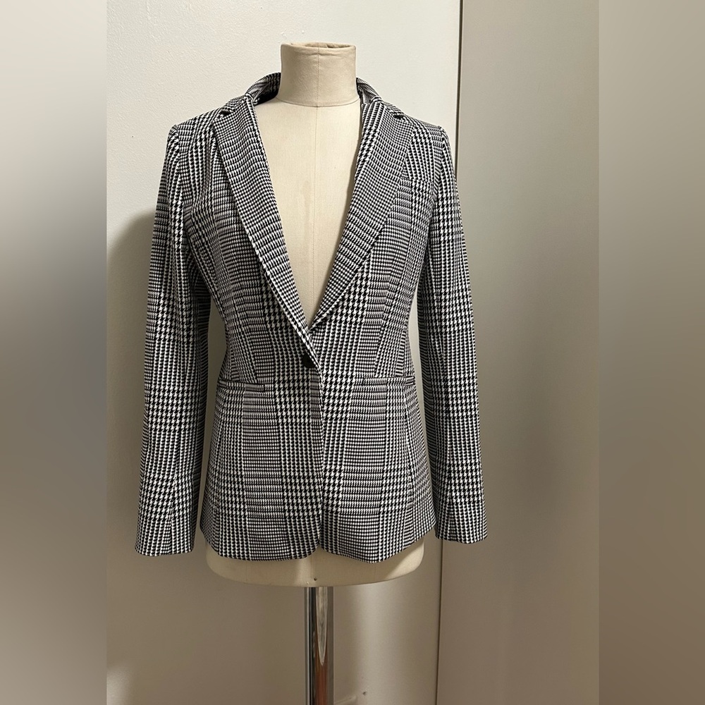 Banana Republic Black &White blazer